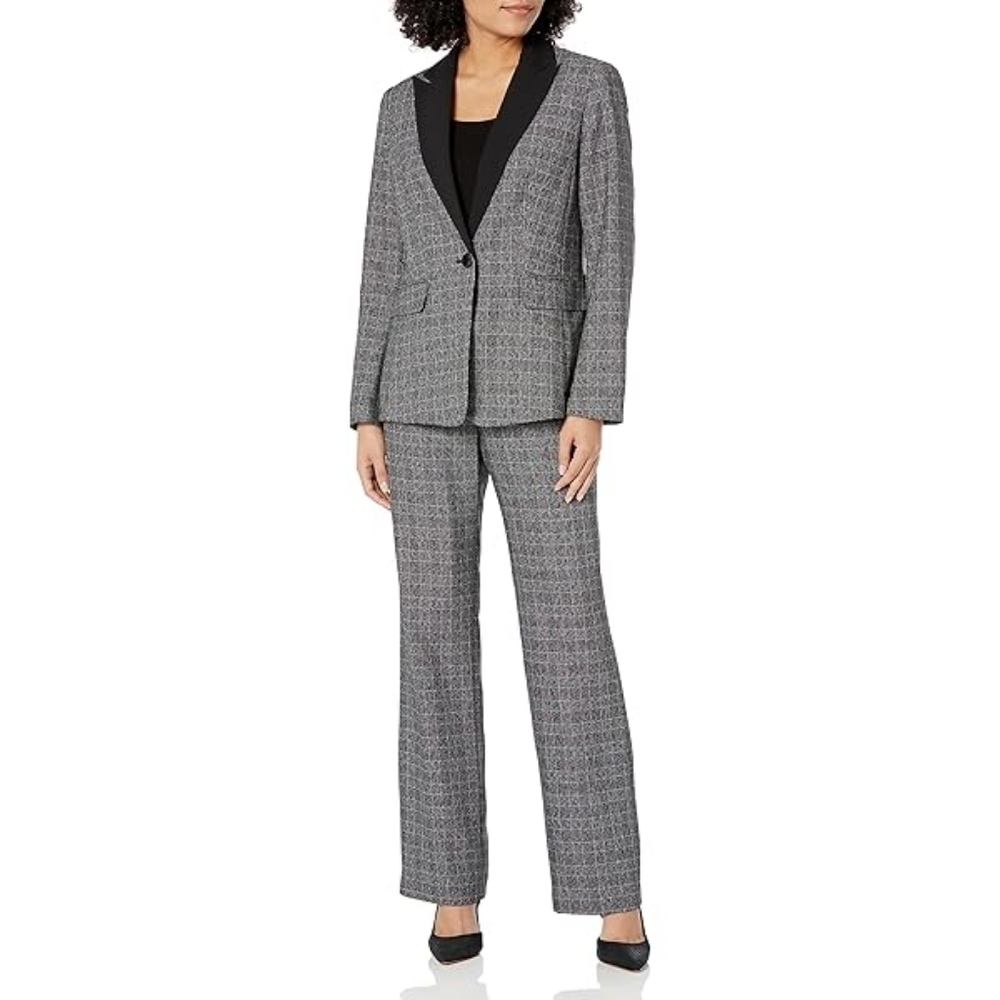 NWTs, 20W Gray Blazer and Pants Set. Le Suit Brand